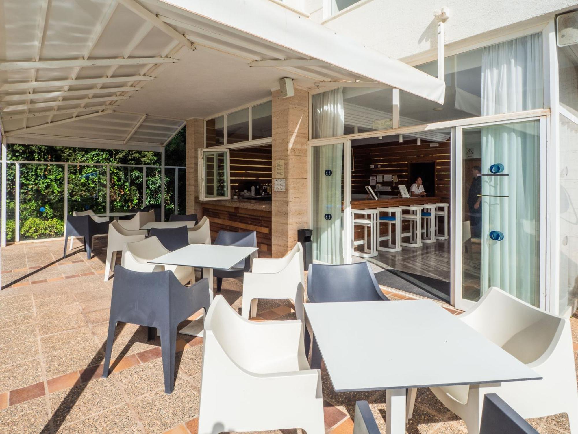 Apartamentos La Santa Maria Cala Millor  Eksteriør billede