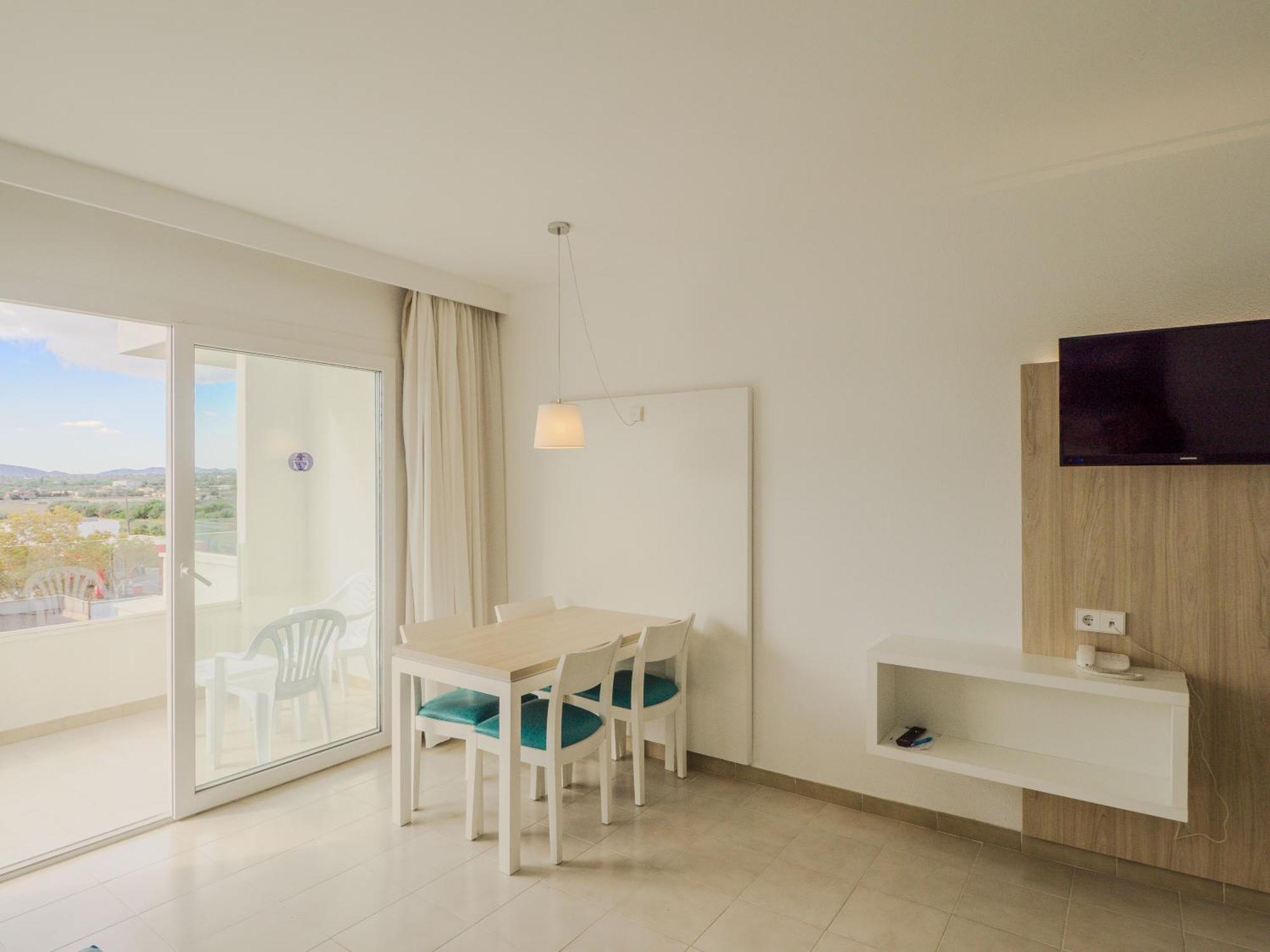Apartamentos La Santa Maria Cala Millor  Eksteriør billede
