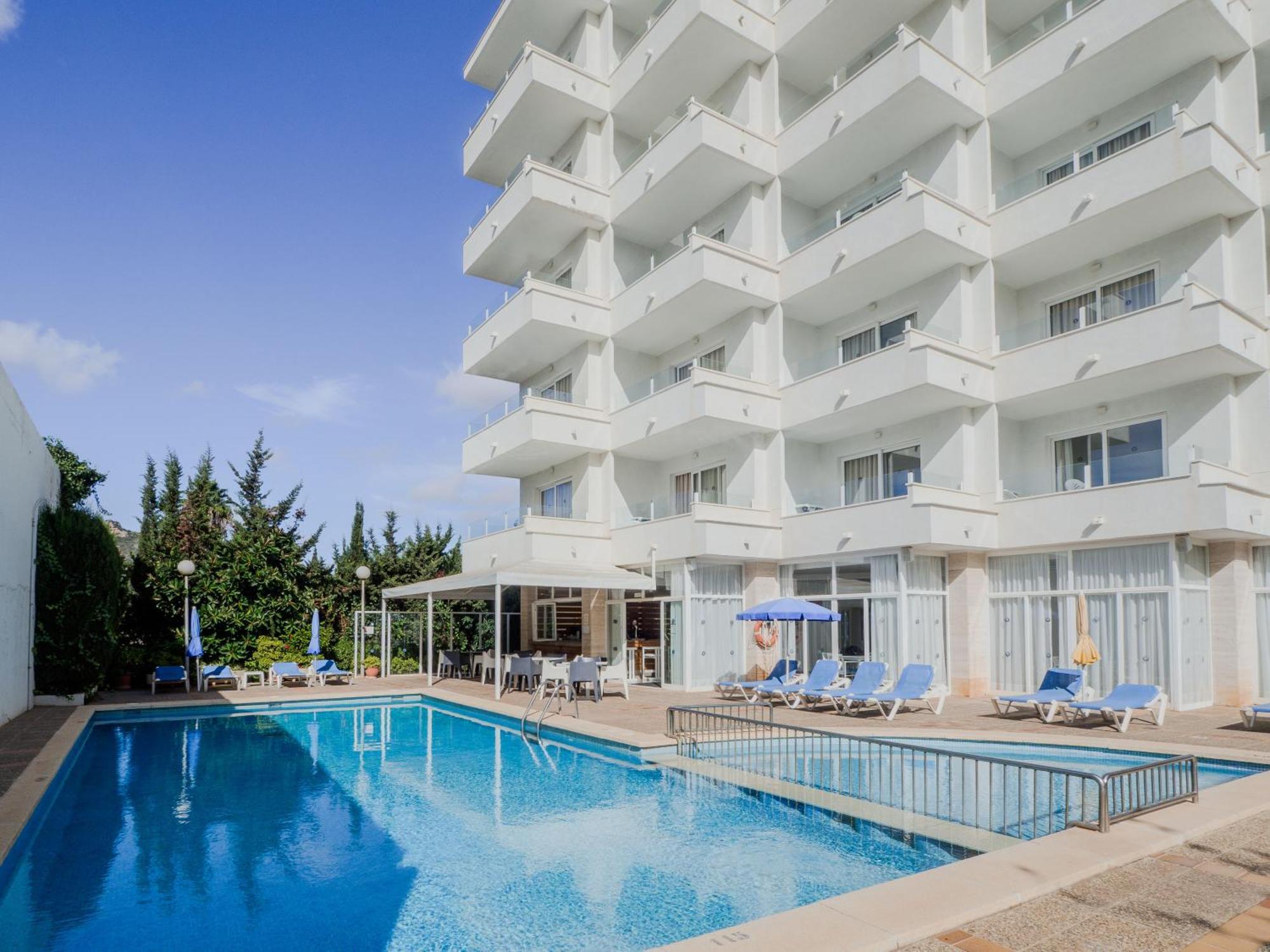 Apartamentos La Santa Maria Cala Millor  Eksteriør billede