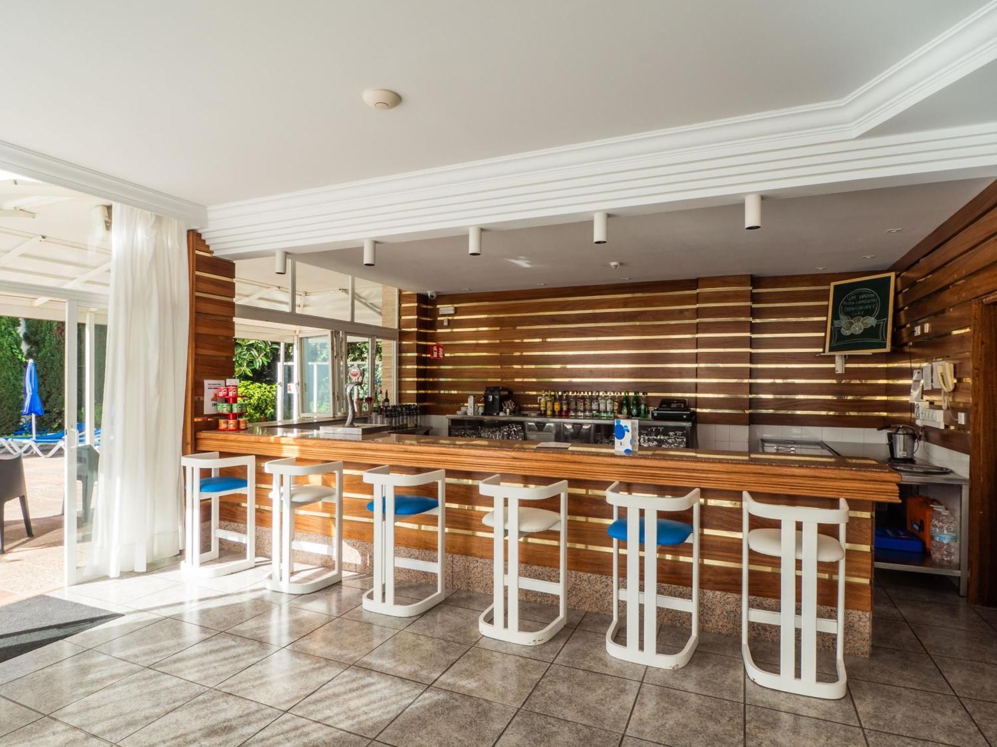 Apartamentos La Santa Maria Cala Millor  Eksteriør billede