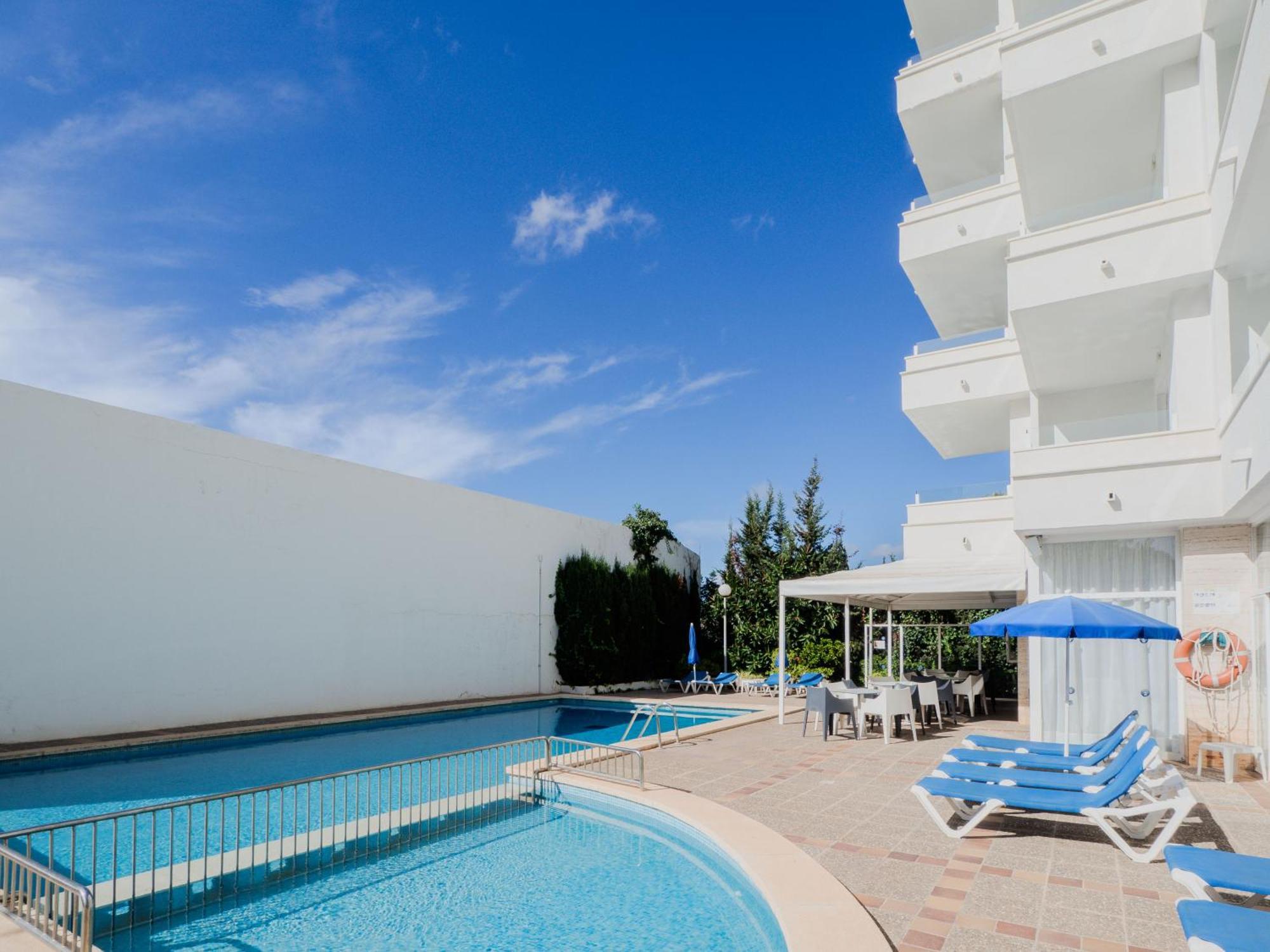 Apartamentos La Santa Maria Cala Millor  Eksteriør billede