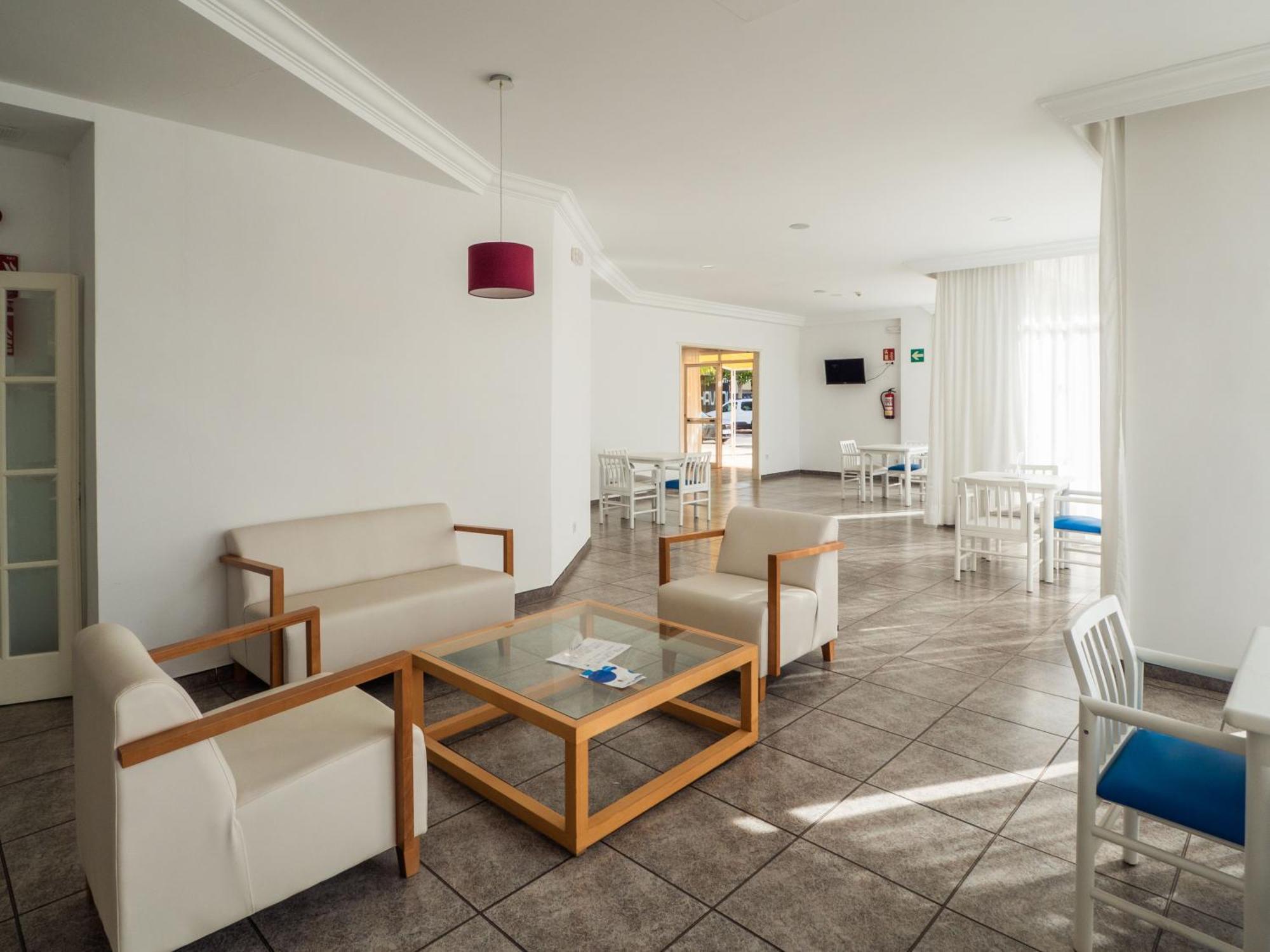 Apartamentos La Santa Maria Cala Millor  Eksteriør billede